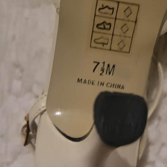 WOMENS PIERRE DUMAS LEATHER POINTED TOE CREAM FLORAL HEELS W/ ANKLE STRAP SZ 7.5 - Picture 4 of 16